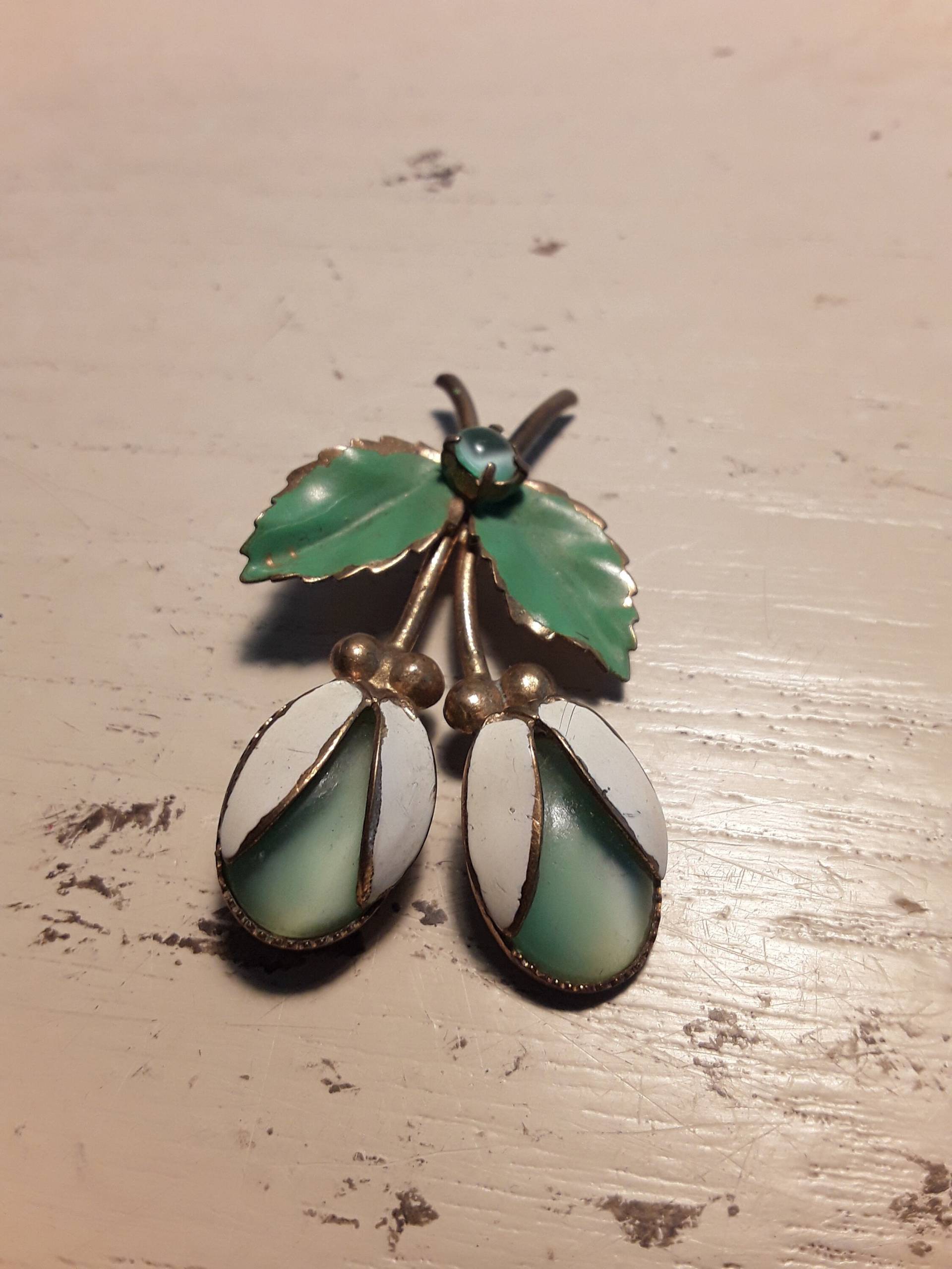 Vintage Emaillierte Blumenbrosche Vintage Emaillierte Blumenbrosche von Happyhellenvintage