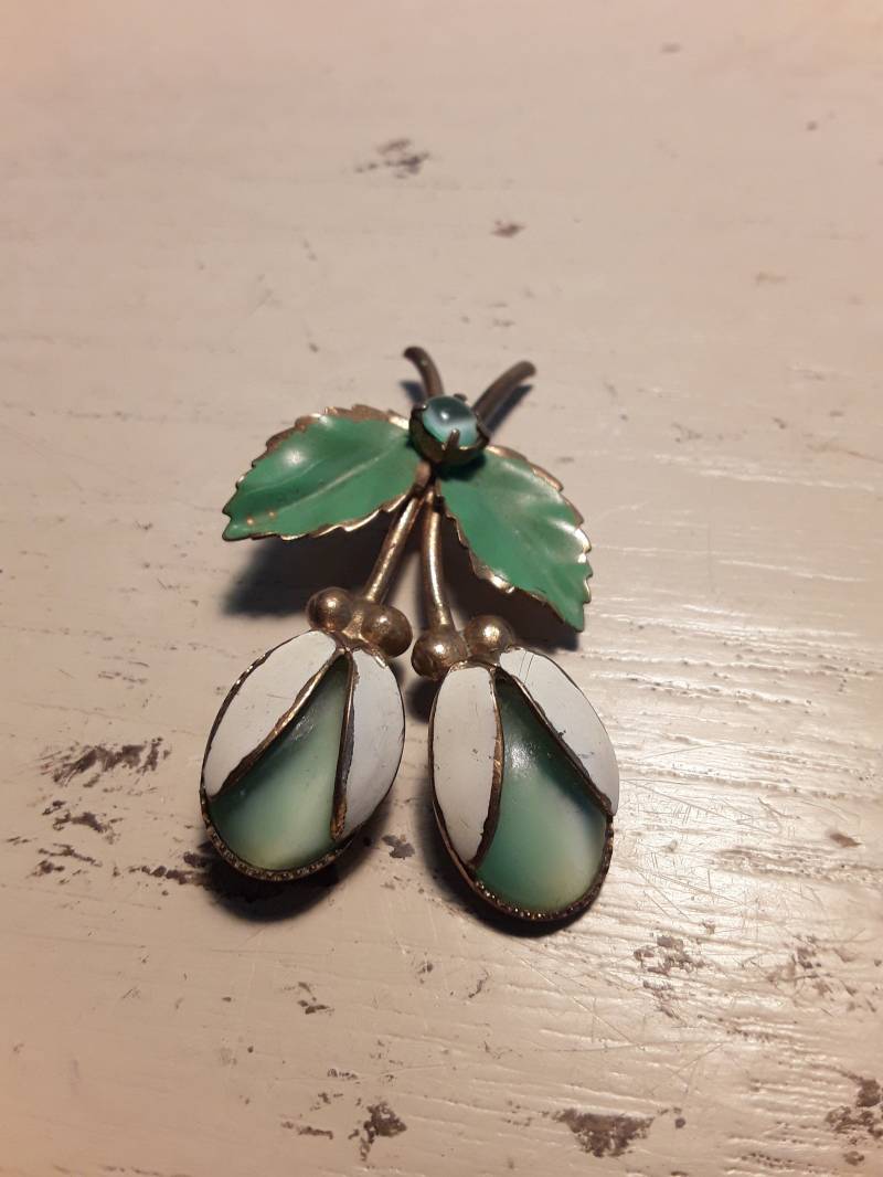 Vintage Emaillierte Blumenbrosche Vintage Emaillierte Blumenbrosche von Happyhellenvintage