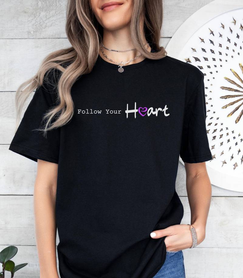 Shirt Positiver Spruch Motivations Selbstliebe Mentale Gesundheit Follow Your Heart Spirituelles Mit Herz Shirt Positiver Spruch Motivations Selbstliebe Mentale Gesundheit Follow Your Heart Spirituelles Mit Herz von HappyliSoulDesign
