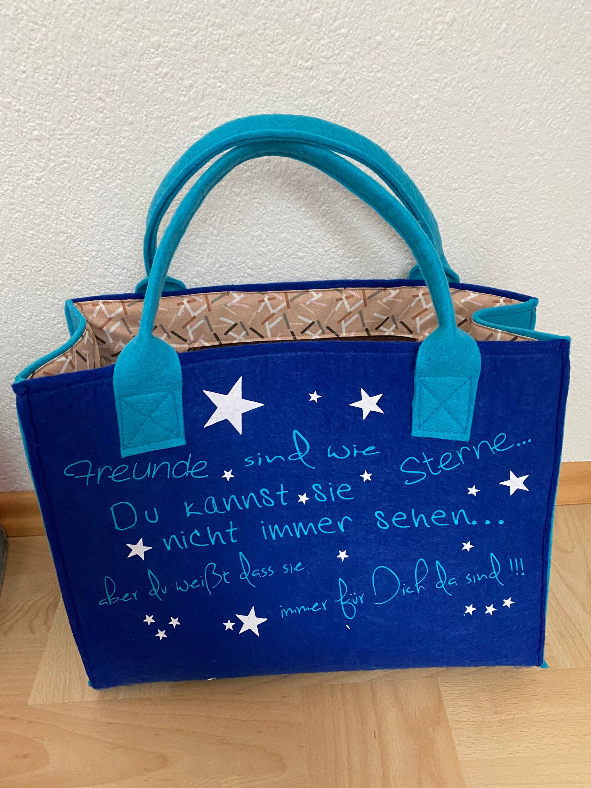 Einkaufstasche/Grosse Tasche Aus Filz Mit Tollem Spruch „Freunde Sind Wie Sterne..." Einkaufstasche/Grosse Tasche Aus Filz Mit Tollem Spruch „Freunde Sind Wie Sterne..." von HappysKringel