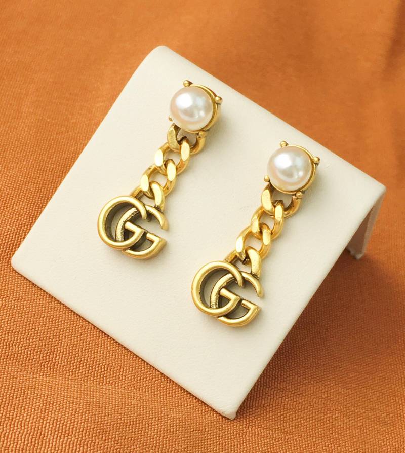 Gucci Vintage Stilvolle Goldperle Ohrringe-Kettenanhänger von HaraldAckerstudio