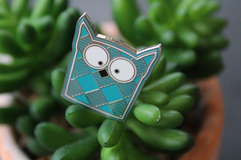Eule Hard Enamel Pin, "Toasty" The Owl Print Emaille Pin von HardPressedStudio