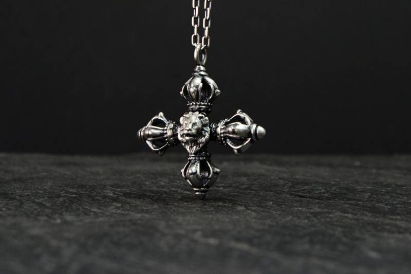 Löwen Kreuz Männer Halskette Glaube Mut Stärke Krieger Templar Knight Schmuck 925 Sterling Silber von HardResols