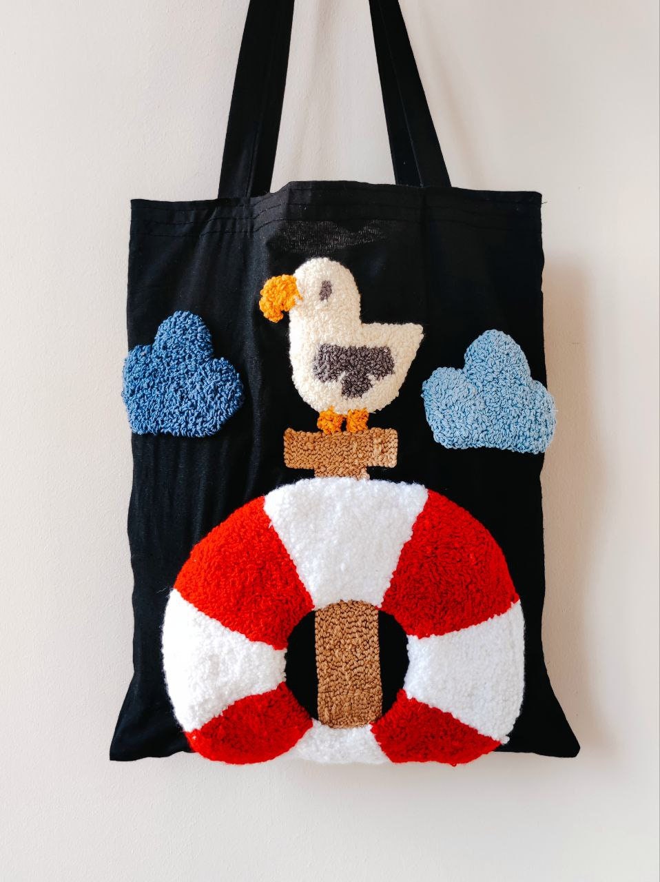 Strandhandtasche Shopper Tote Über Die Schulter Mit Dem Bild Einer Möwe Des Meeres Handgefertigte Lochnadel Stickerei von HarikaThings