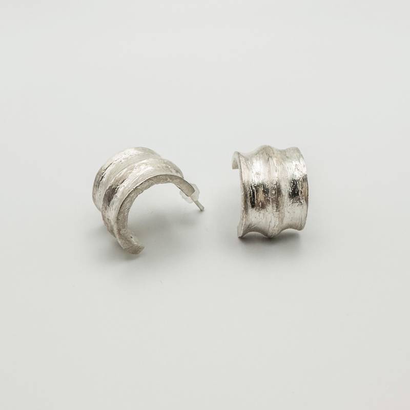 Huggie Hoop Ohrringe Aus 925Er Silber Huggie Hoop Ohrringe Aus 925Er Silber von HaritopoulouGallery