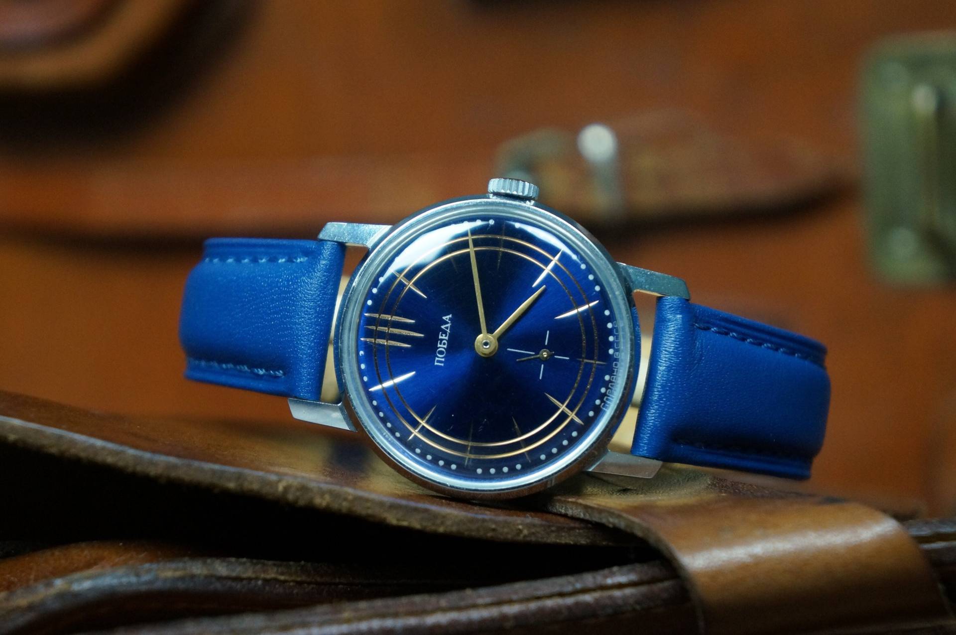 Armbanduhr, Geschenk Für Männer, Vintage Uhr, Pobeda Rote Herrenuhr 1950Er von HarlanVintageStore