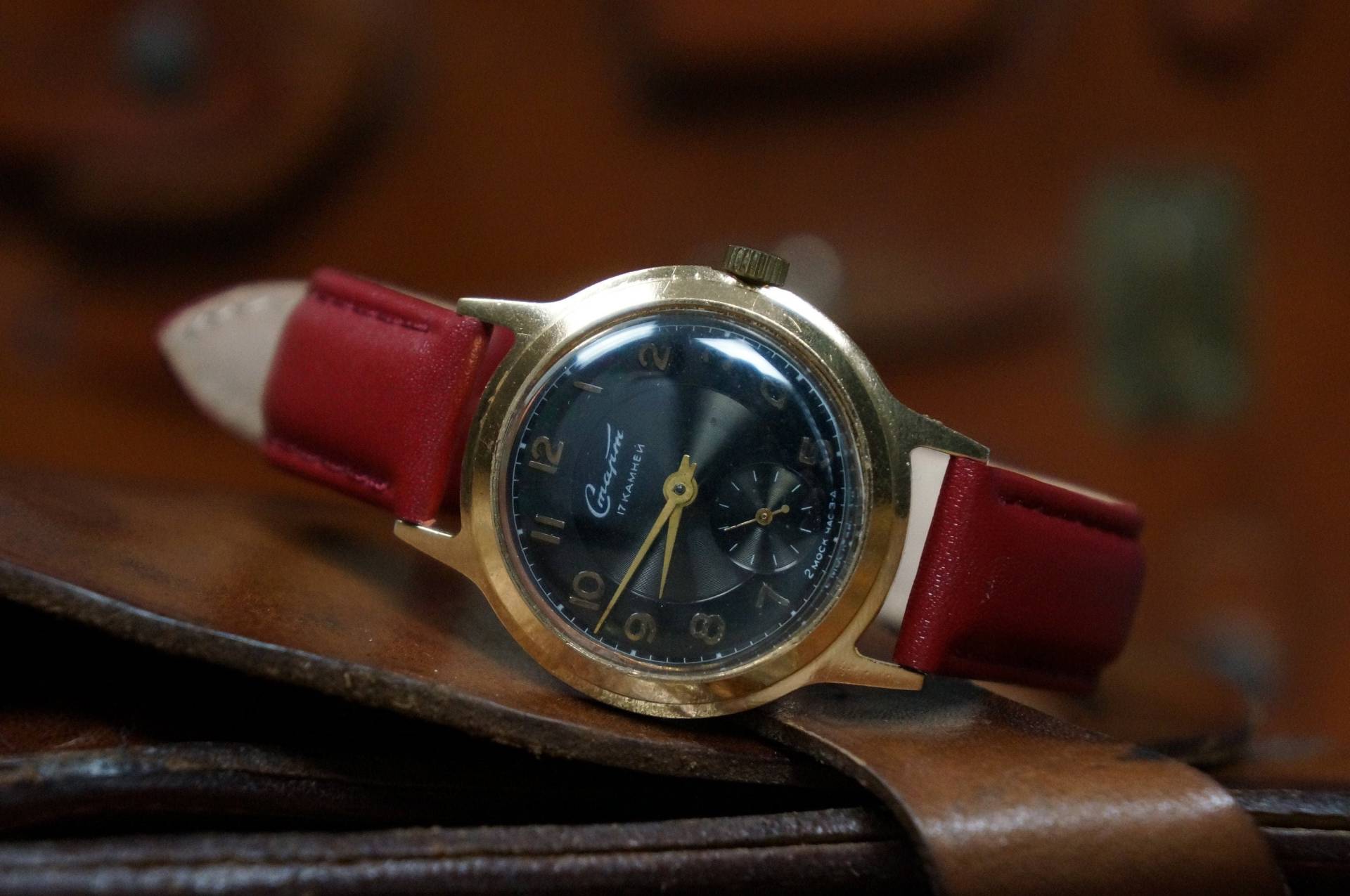 Schwarze Uhr, Unisex Start Beste Vintage Uhr Für Männer, Armbanduhr, Udssr Sowjetunion von HarlanVintageStore