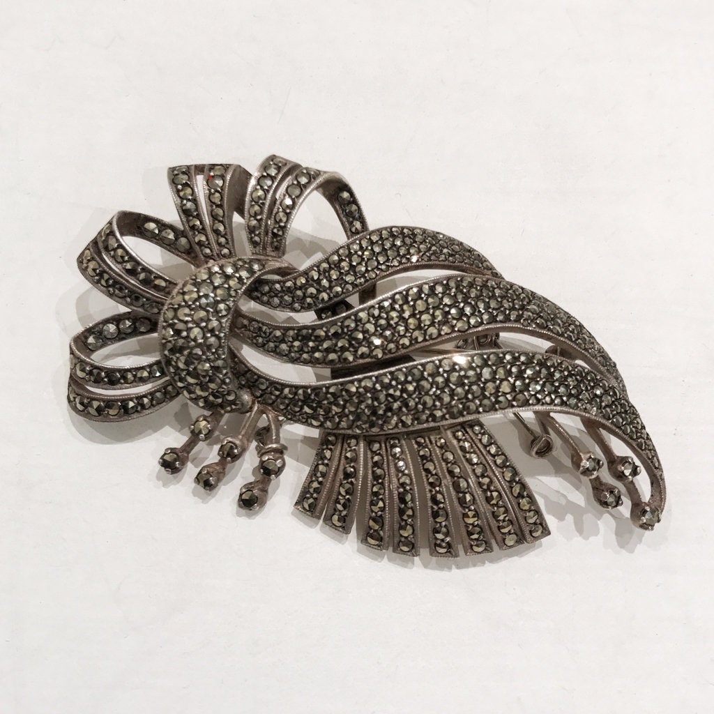 Aufwendige Vintage Silber Brosche "Cut Steel' Markasiten Aus Deutschland Um 1940 von HarlequinMarketHQM