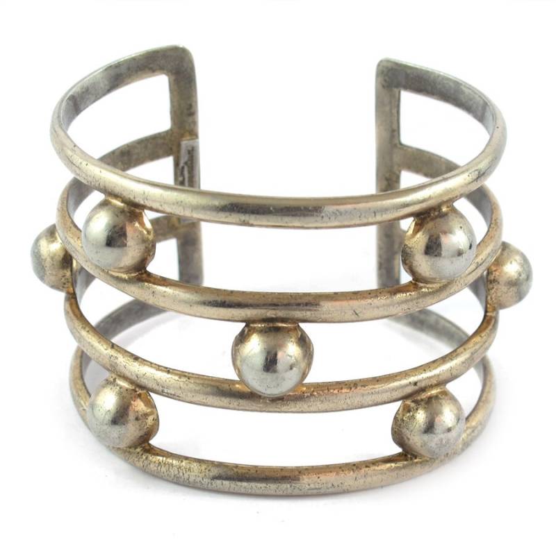 Signierte Nettie Rosenstein Deco Armspange in Vergoldetem Sterling C. Um 1940 von HarlequinMarketHQM