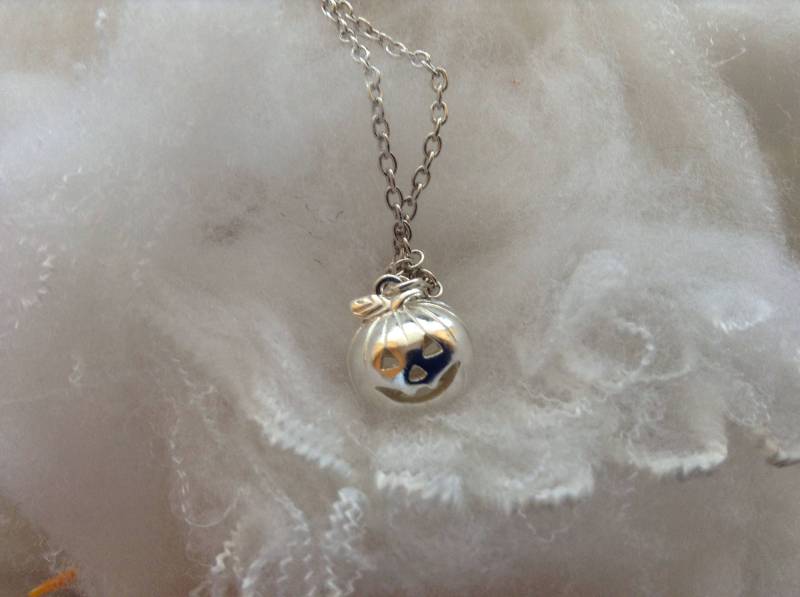 Exklusiv... Geist. Kürbis. Hexe. Spinne. 925 Sterlingsilber. Gruselig. Halloweens. Statement-Halskette. Unisex. Geschenk von HarmonyKreations