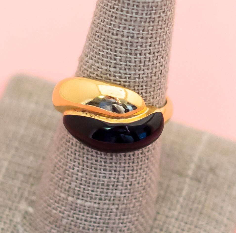 Vintage Gold Ton Royal Wrap Ring | Größe 7 3/4 Avon H25 von HarmonyVintageStore