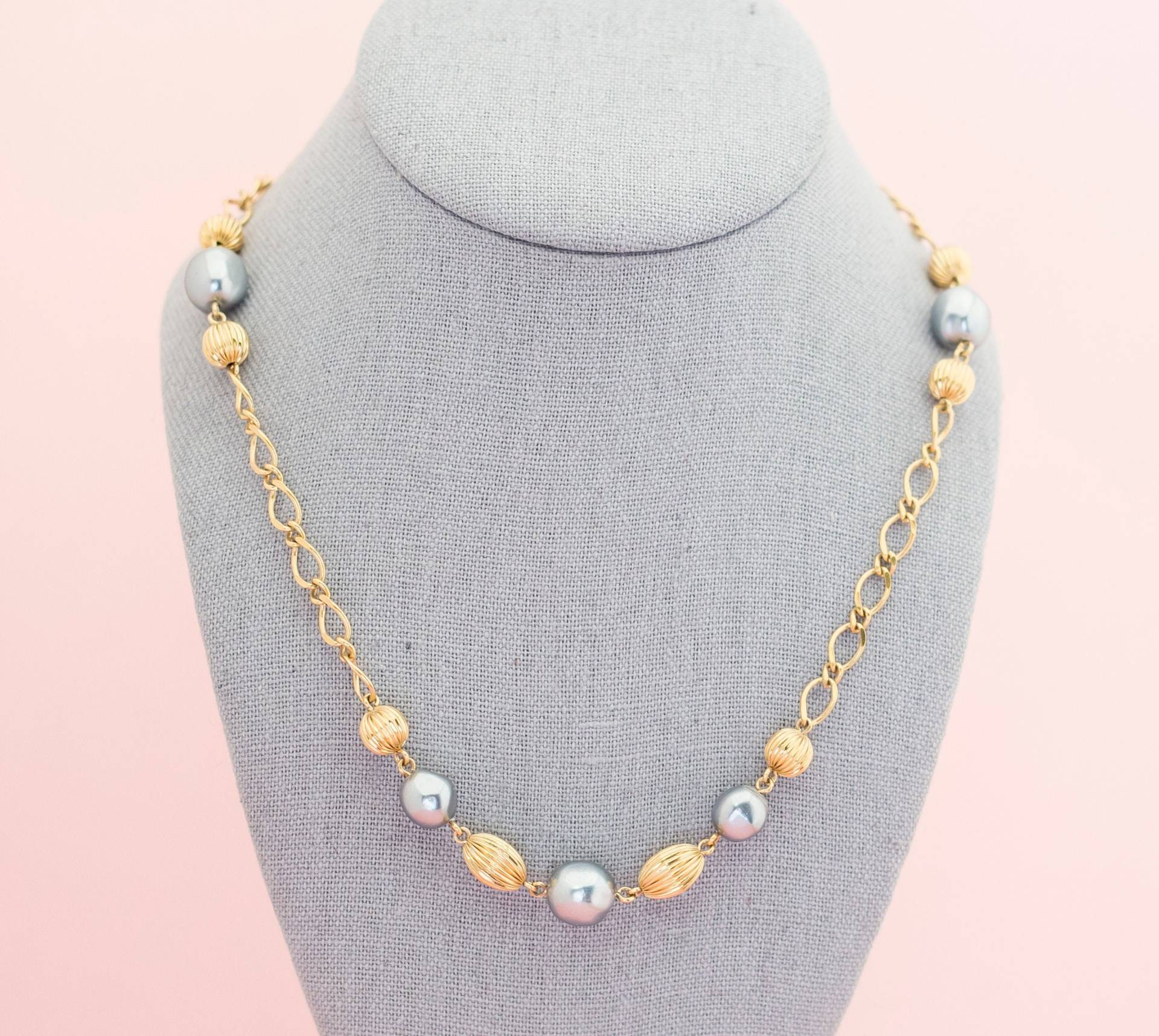 Vintage Silber Perle Und Mandeln Halskette | 38 Zoll Avon H8 von HarmonyVintageStore