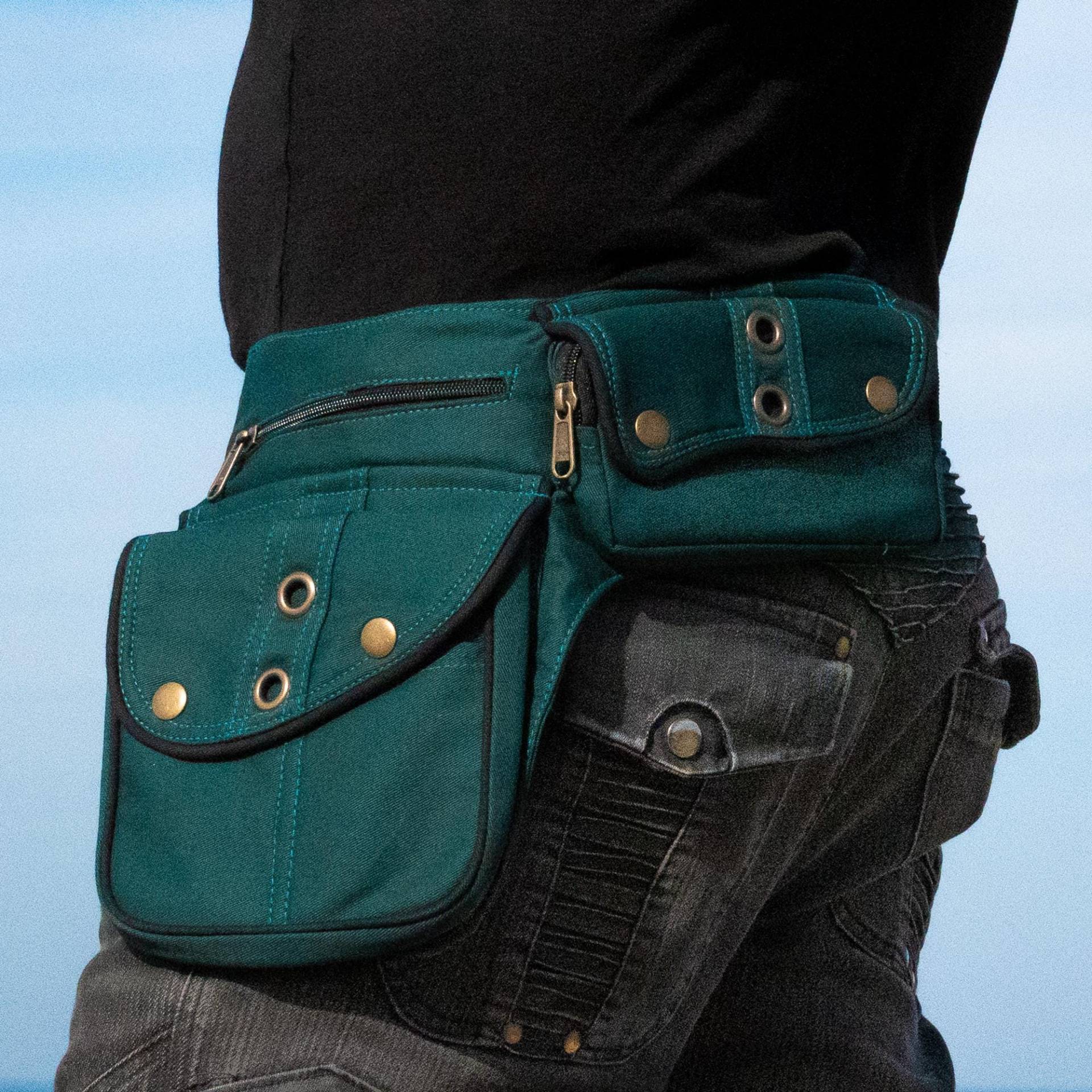 Gürteltasche ~ Baumwolle Hüfttasche Festival Und Reisegürtel Mit 7 Taschen Waldgrün Schwarzer Randborte Der Nebulabelt Gürteltasche ~ Baumwolle Hüfttasche Festival Und Reisegürtel Mit 7 Taschen Waldgrün Schwarzer Randborte Der Nebulabelt von HarmonyWearDesigns