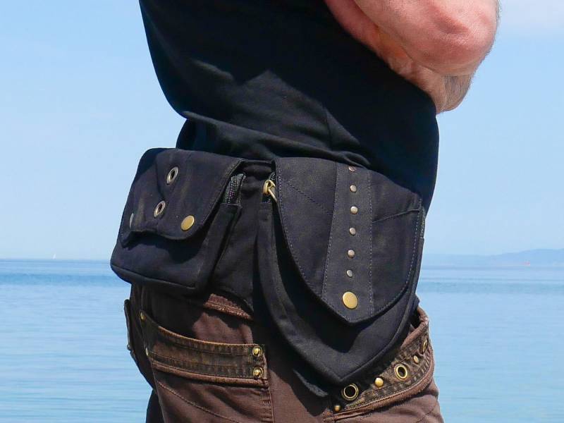 Gürteltasche ~ Taschengürtel Mit 6 Taschen Festival Und Reise Schwarze Baumwolle Unisex Der Cosmosbelt Gürteltasche ~ Taschengürtel Mit 6 Taschen Festival Und Reise Schwarze Baumwolle Unisex Der Cosmosbelt von HarmonyWearDesigns