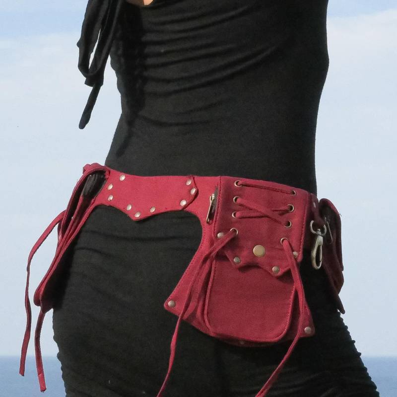 Hüfttasche ~ Gürteltasche Festival Und Reise Taschengürtel Burgunderrote Baumwolle Mit 5 Taschen Unisex Der Celtic Gürtel Hüfttasche ~ Gürteltasche Festival Und Reise Taschengürtel Burgunderrote Baumwolle Mit 5 Taschen Unisex Der Celtic Gürtel von HarmonyWearDesigns