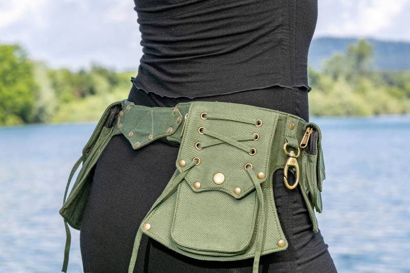 Hüfttasche ~ Gürteltasche Festival Und Reise Taschengürtel Mit 5 Täschen Grüne Baumwolle Der Celtic Gürtel Hüfttasche ~ Gürteltasche Festival Und Reise Taschengürtel Mit 5 Täschen Grüne Baumwolle Der Celtic Gürtel von HarmonyWearDesigns