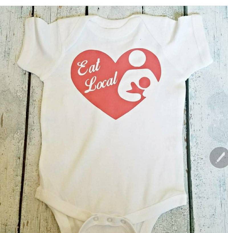Eat Local Baby Shirt/Stillshirt Crunchy Normalize Stillzeit Muttermilch von HarperRoseBoutique