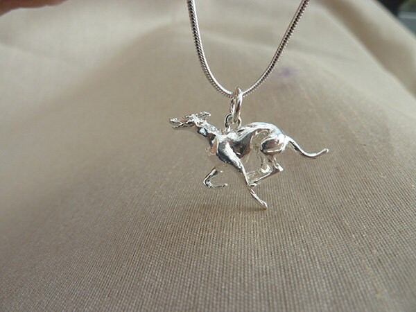 Laufendes Greyhound/Whippet Halskette von HarrietGlenCreations