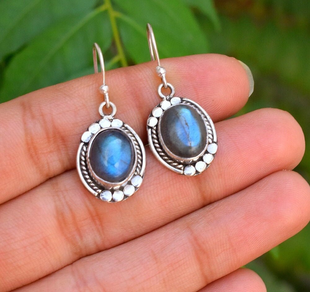 Natürliche Blue Fire Labradorit Oval Form Edelstein Boho Ohrringe 925 Sterling Silber Handgemachte Ohrring Geburtstag Geschenk Für Sie Natürliche Blue Fire Labradorit Oval Form Edelstein Boho Ohrringe 925 Sterling Silber Handgemachte Ohrring Geburtstag Geschenk Für Sie von HarshadGems