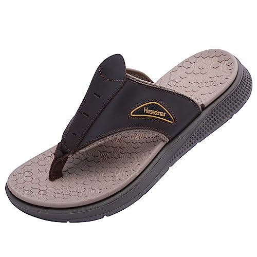 Harssidanzar Flip Flops Herren,Männer Leder Strings Flip Flops Sandalen Strapazierfähige Komfort Hausschuhe für Strand,Sommer Slip On Soft Comfort Fit Slide Sandalen KM224EU,Braun,Größe 43 von Harssidanzar