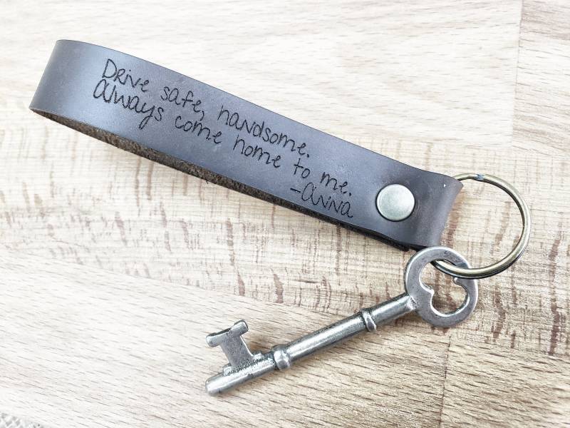 Drive Safe Keychain Personalisierte Leder Schlüsselanhänger Custom Graviert Geschenk Für Freund Mann Jahrestag von HartGiftCo