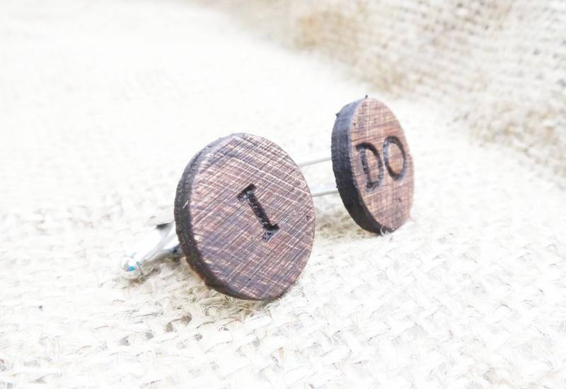 I Do Manschettenknöpfe Hochzeit Holz Braut Geschenk Für Bräutigam Brautparty Personalisierte Verlobungsvorschlag von HartGiftCo