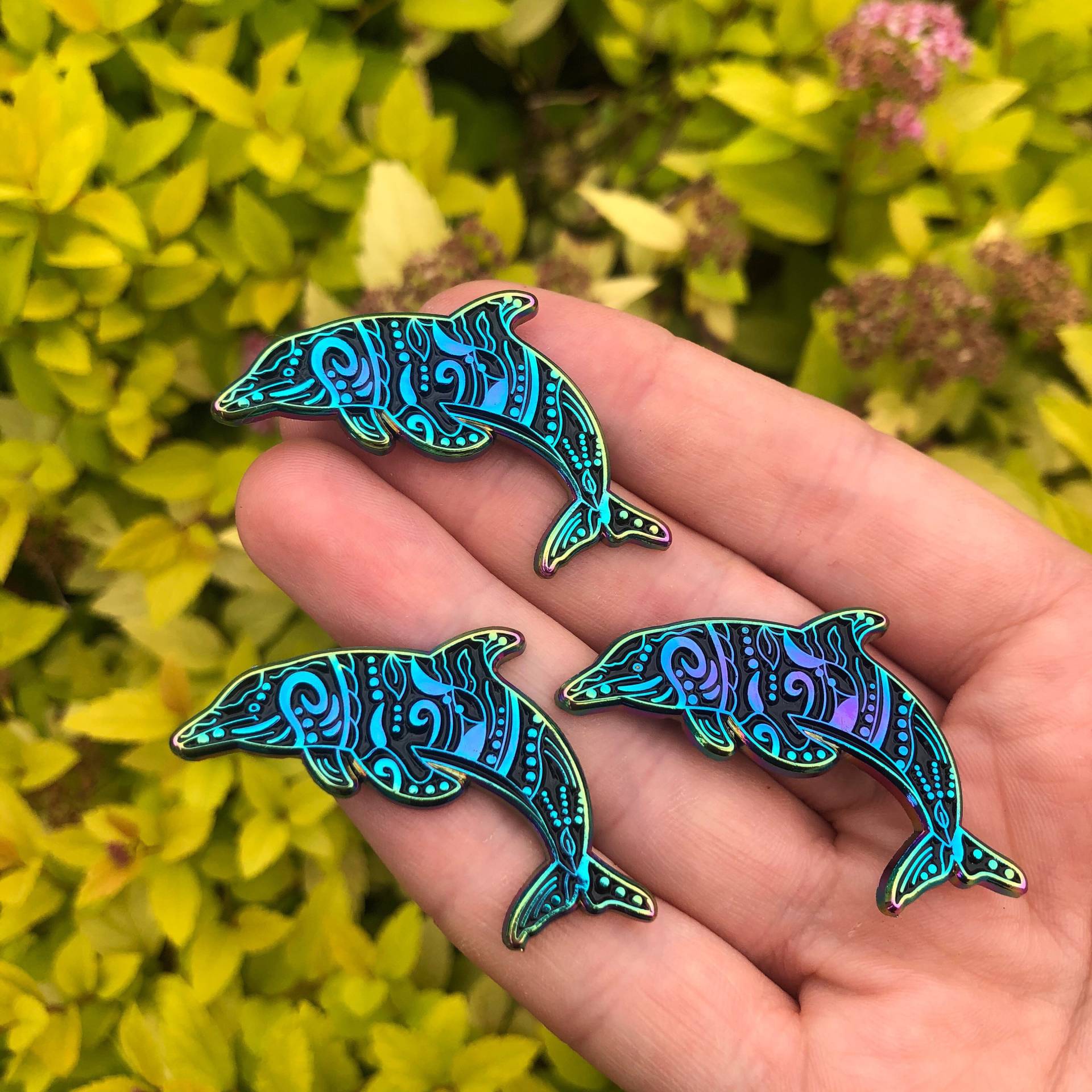 Regenbogen Metall Delfin Emaille Pin | Badge Multi Chrome Ano Geschenk von Hartiful