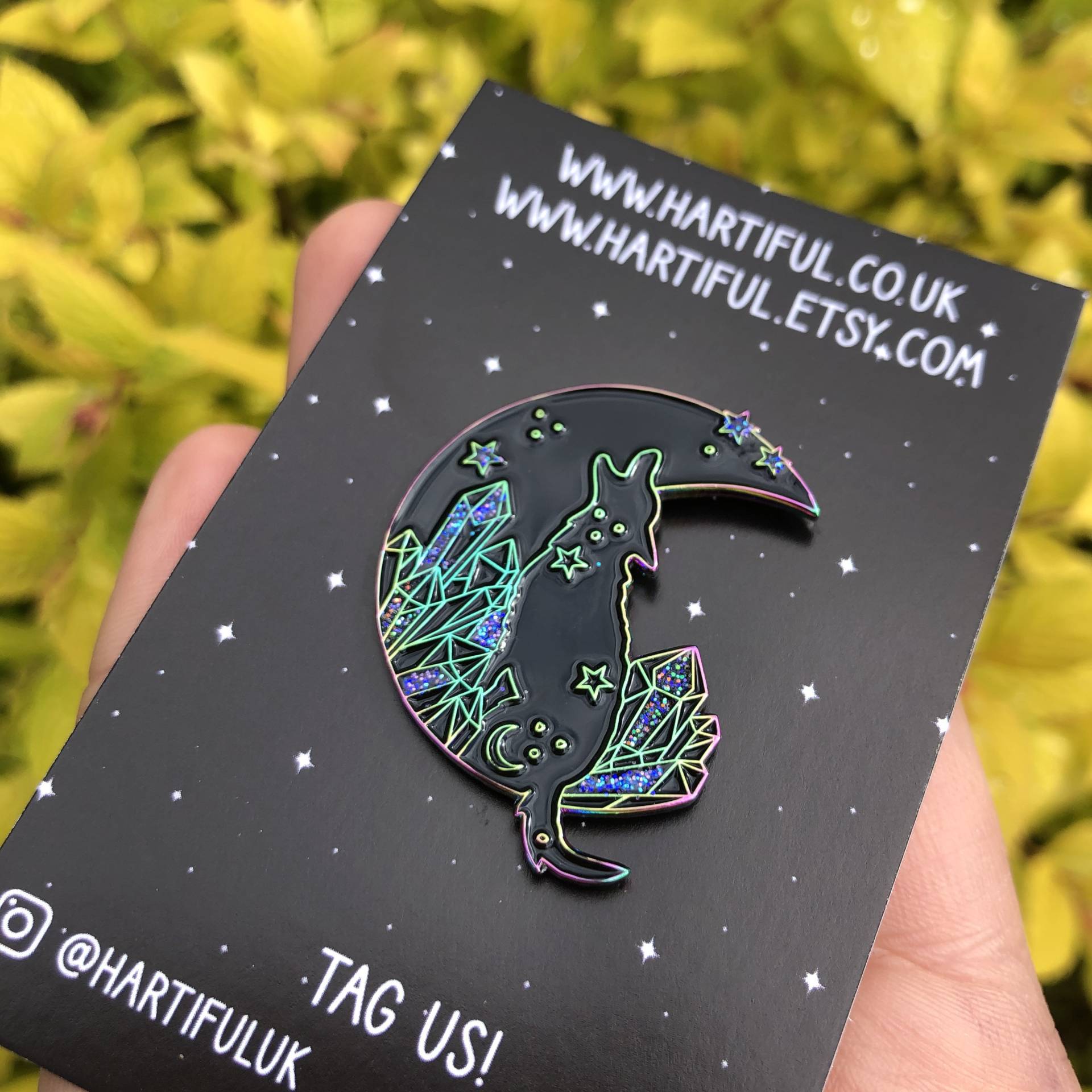 Regenbogen Metall Wolf Heulen Zum Mond Emaille Pin | Kristalle, Abzeichen Geschenk Anstecknadel, Anstecker von Hartiful