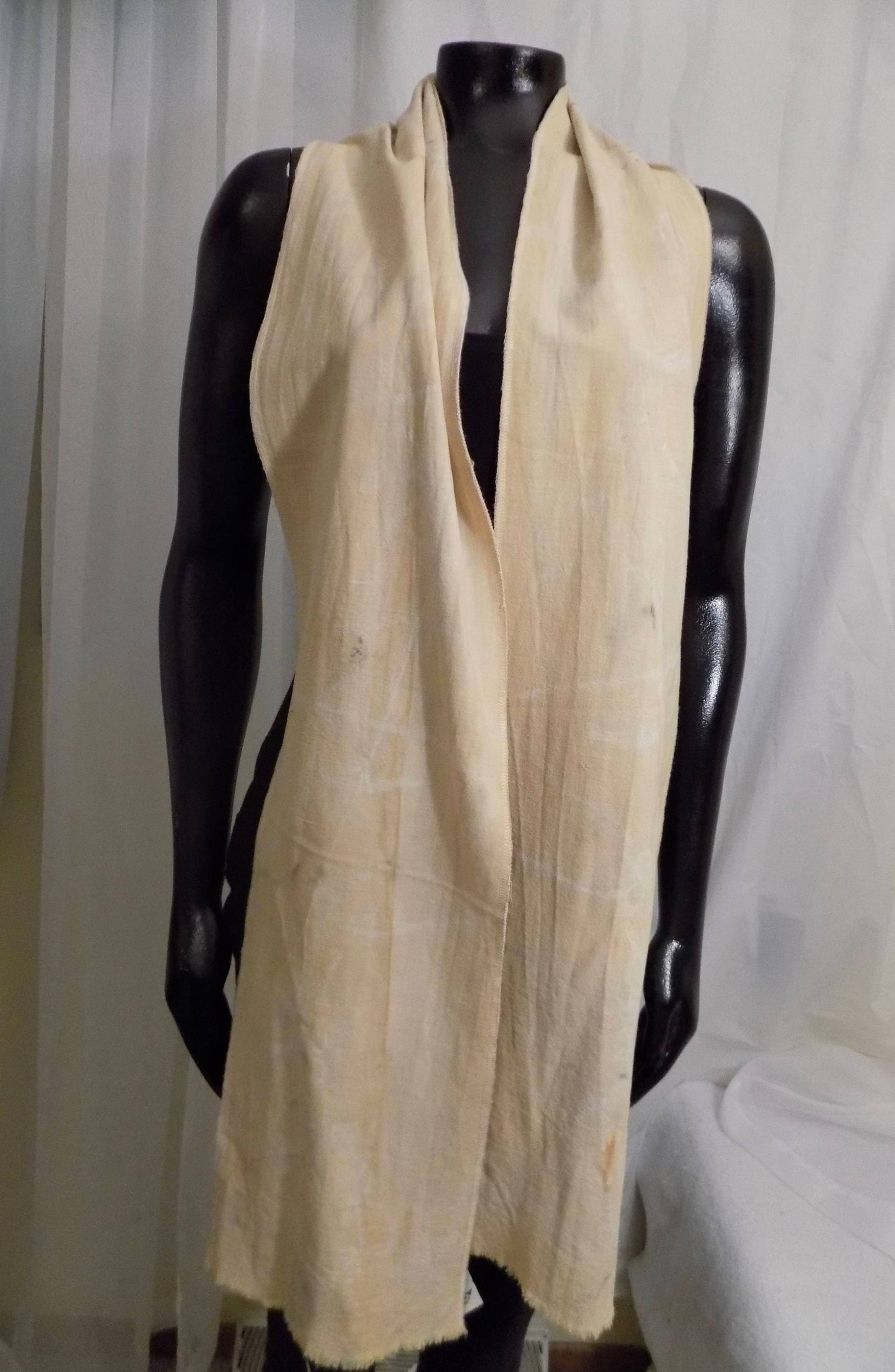 Eco Dyed Tan Gemusterter Baumwollschal Eco Dyed Tan Gemusterter Baumwollschal von HartlineDesigns