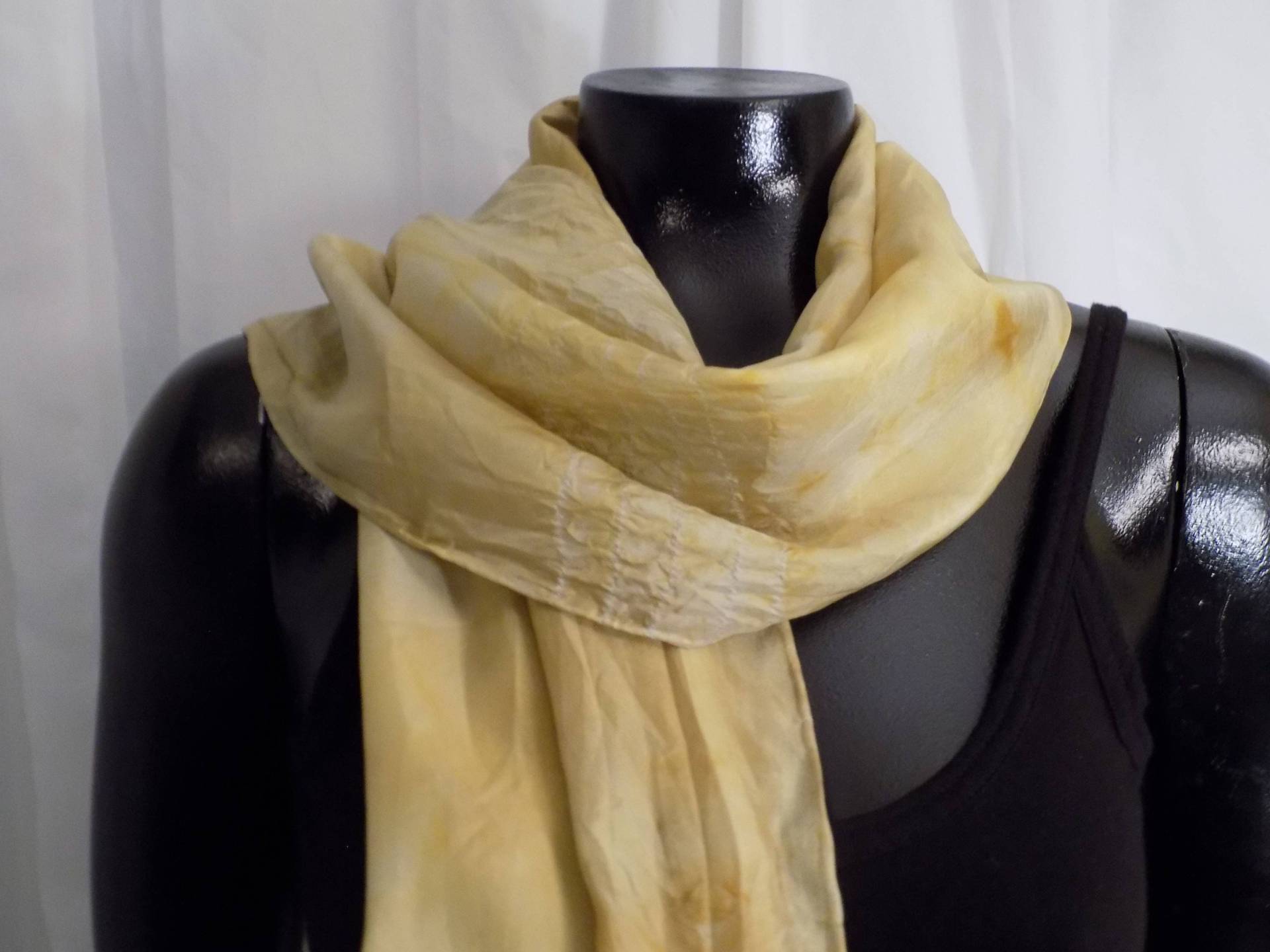 Goldene Gelbe Seidenschal Mit Kurkuma Gefärbt Goldene Gelbe Seidenschal Mit Kurkuma Gefärbt von HartlineDesigns