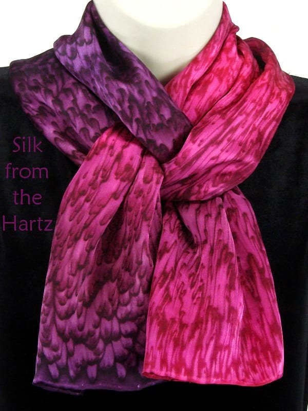 Handgefärbter Seidenschal/Himbeerrot/ Lila von HartzSilk