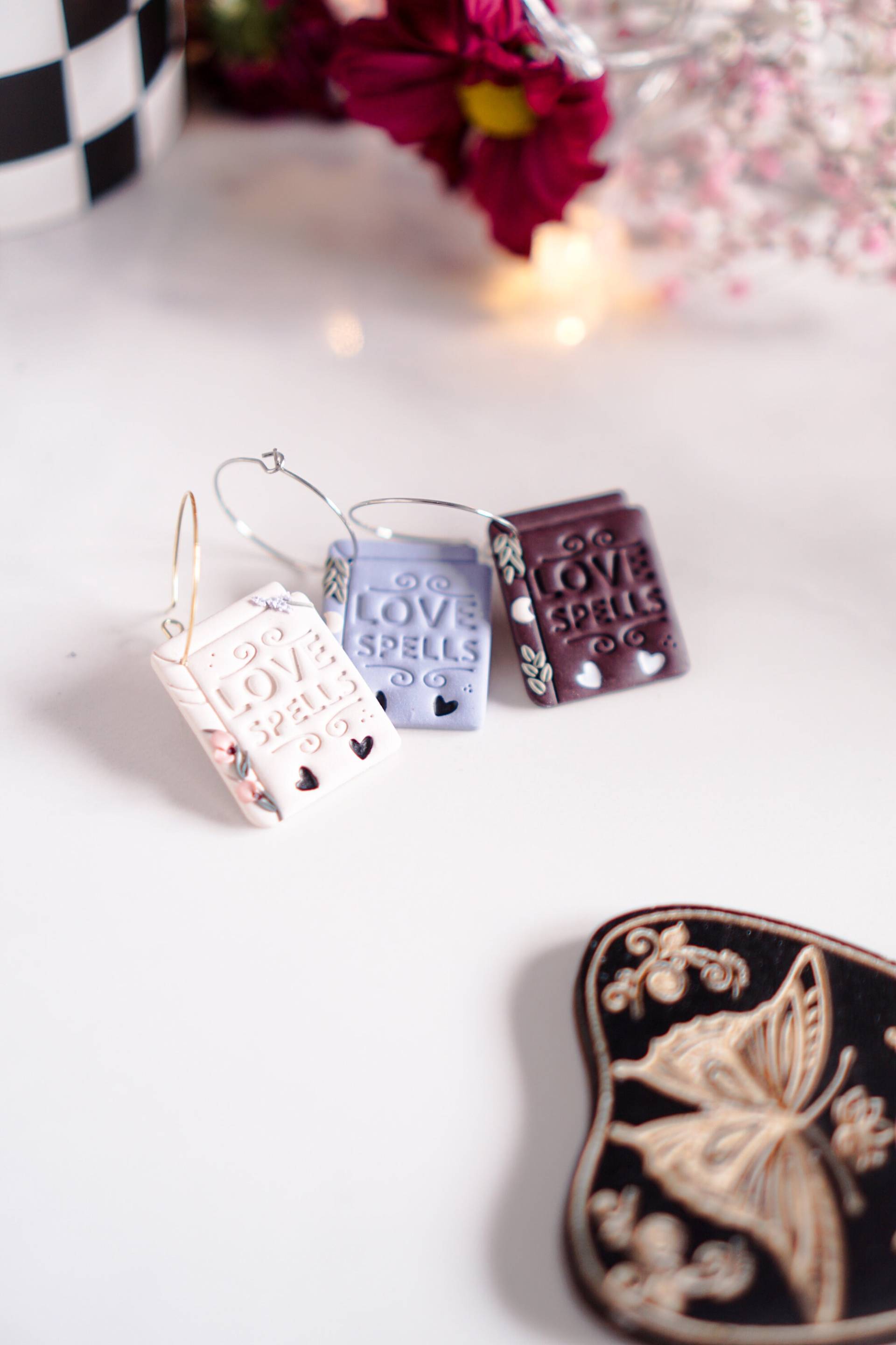 Polymerton/Buchschmuck Blumenohrringe Valentinstag Handgemacht Neutraler Schmuck Alternativer Polymerton/Buchschmuck Blumenohrringe Valentinstag Handgemacht Neutraler Schmuck Alternativer von HarukoByMarta