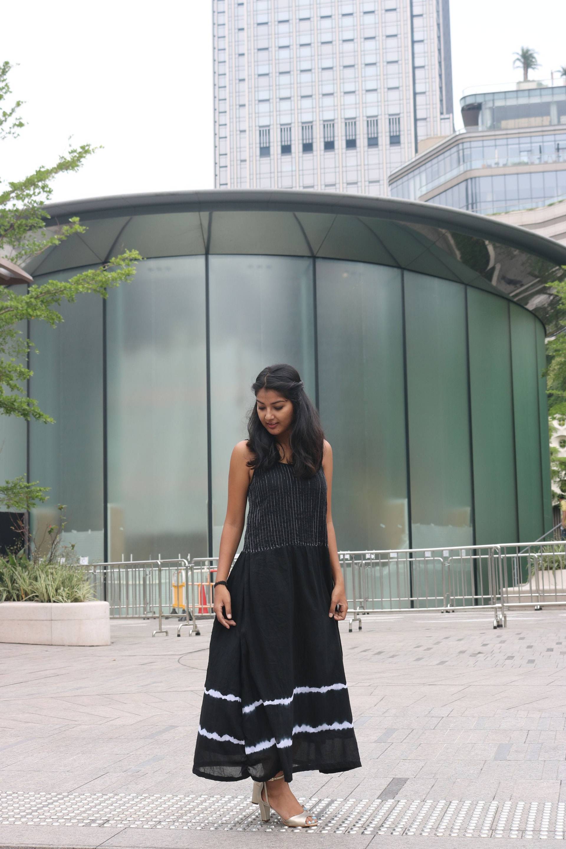 Frauen Schwarzes Baumwollkleid Tie-Dye-Piepen Maxi-Sommerkleid, Boho-Kleid, Übergröße, Auf Bestellung, Nach Maß von HasthaKatha
