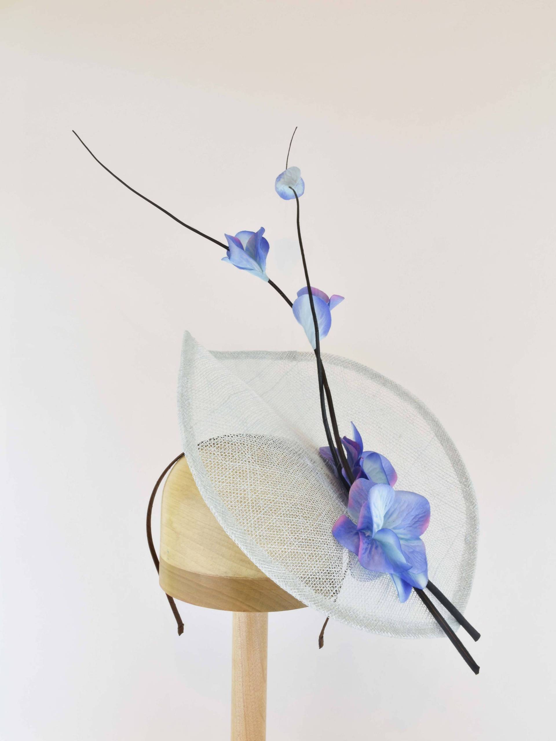 Florale Straußenfeder Fascinator Blau, Flieder, Lavendel Hut-Art Florale Straußenfeder Fascinator Blau, Flieder, Lavendel Hut-Art von HatArtByCathy