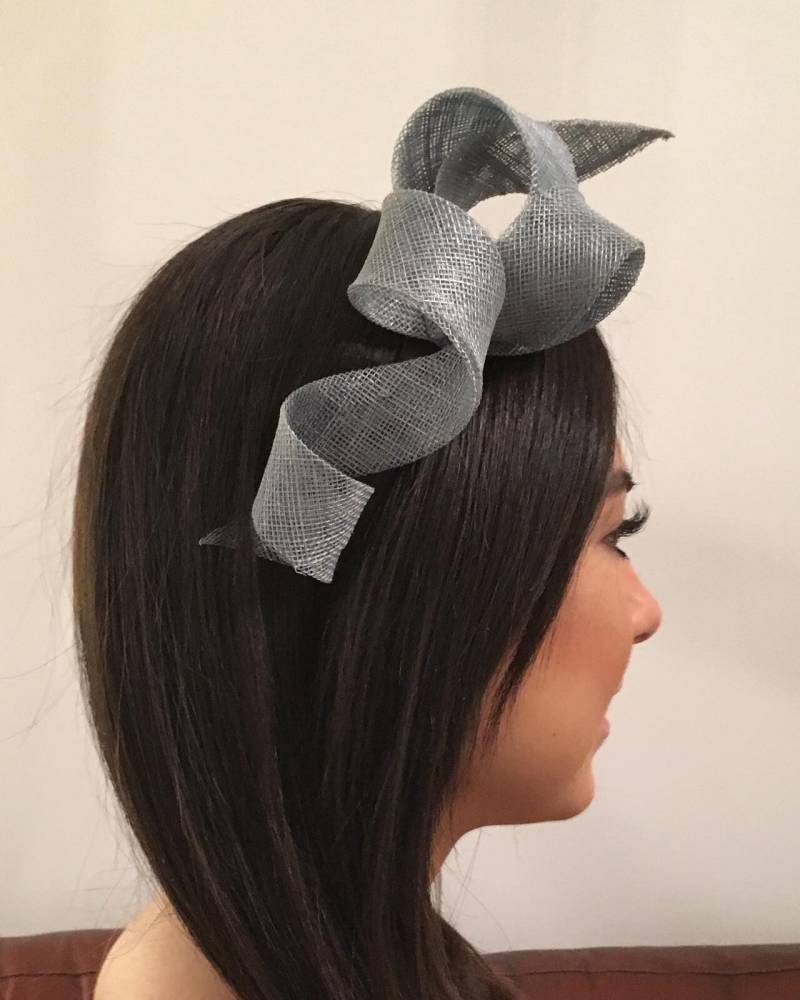 Eleganter Stirnband Fascinator | Indien in Verschiedenen Farben Erhältlich von Hatilly