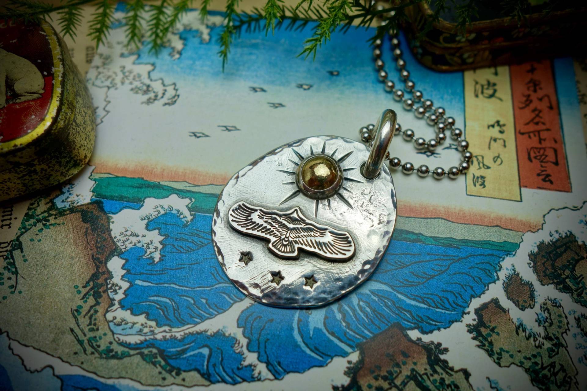 Silberanhänger ‚Adler Und Die Sonne', 750Er Gelbgold Sonnencabochon, 925 Sterlingsilber, Handarbeit, Bicolor Silberanhänger ‚Adler Und Die Sonne', 750Er Gelbgold Sonnencabochon, 925 Sterlingsilber, Handarbeit, Bicolor von HatmakerJM