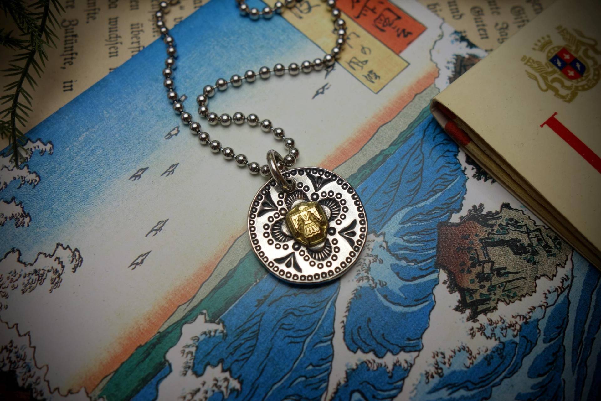 Silberanhänger ‚Golden Thunderbird', 925 Sterling Silber, 750 Gelbgold, Bicolor, Talisman von HatmakerJM