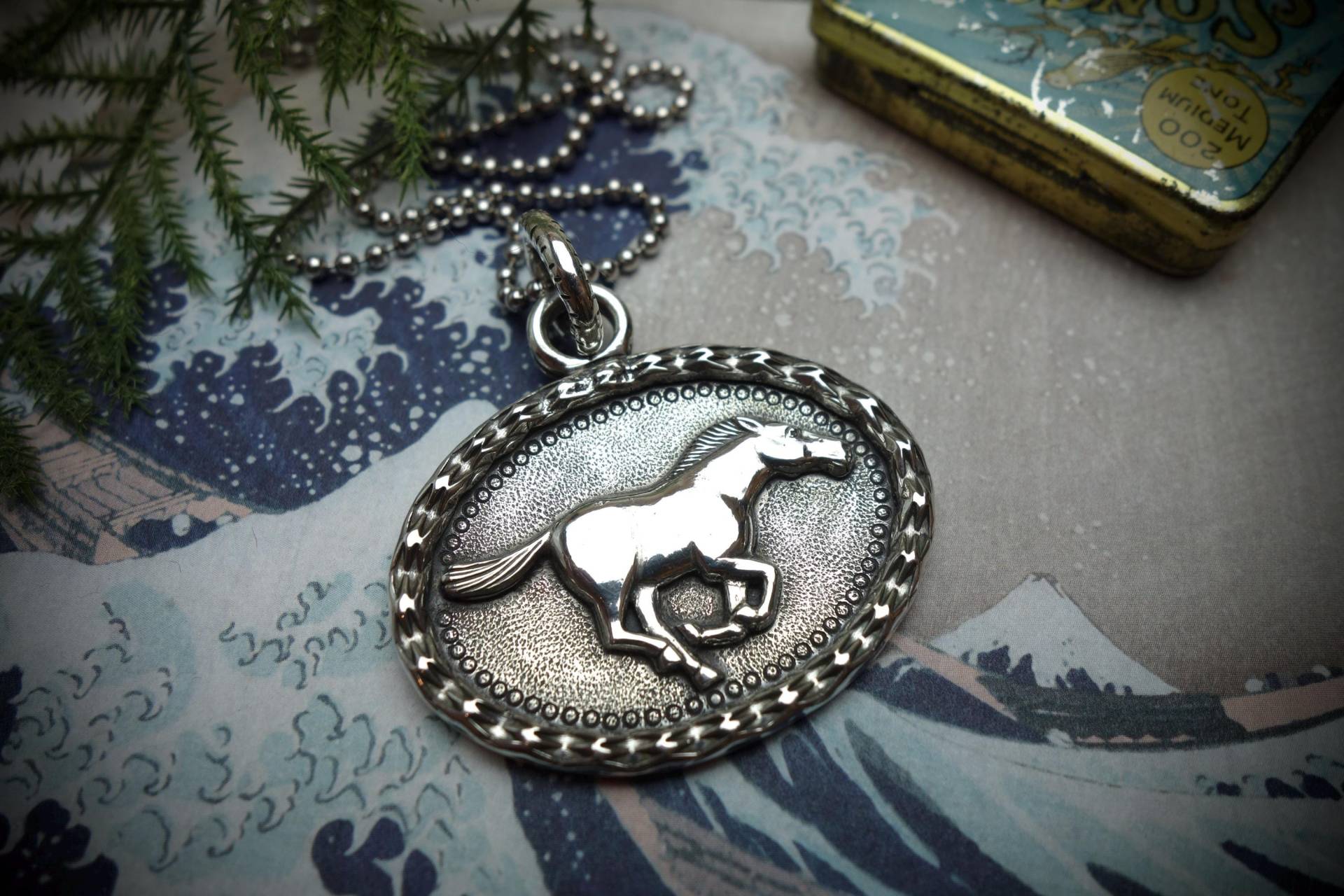 Silberanhänger ‚Ungezähmtes Pferd', 925 Sterling Silber, Handarbeit von HatmakerJM