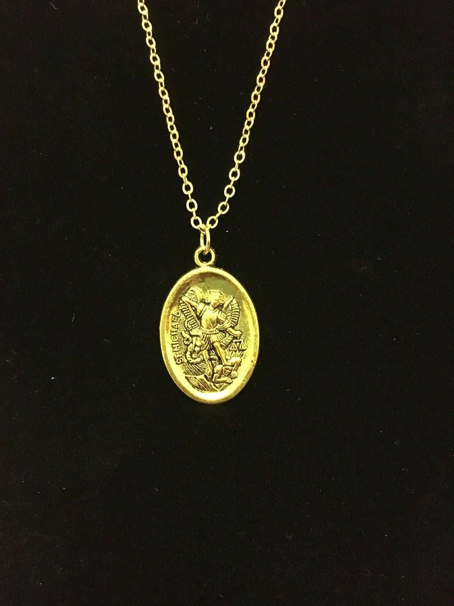 16K Gold Saint Michael Pendent Halskette | Doppelseitig 16K Gold Saint Michael Pendent Halskette | Doppelseitig von HatsAndSomeGoods
