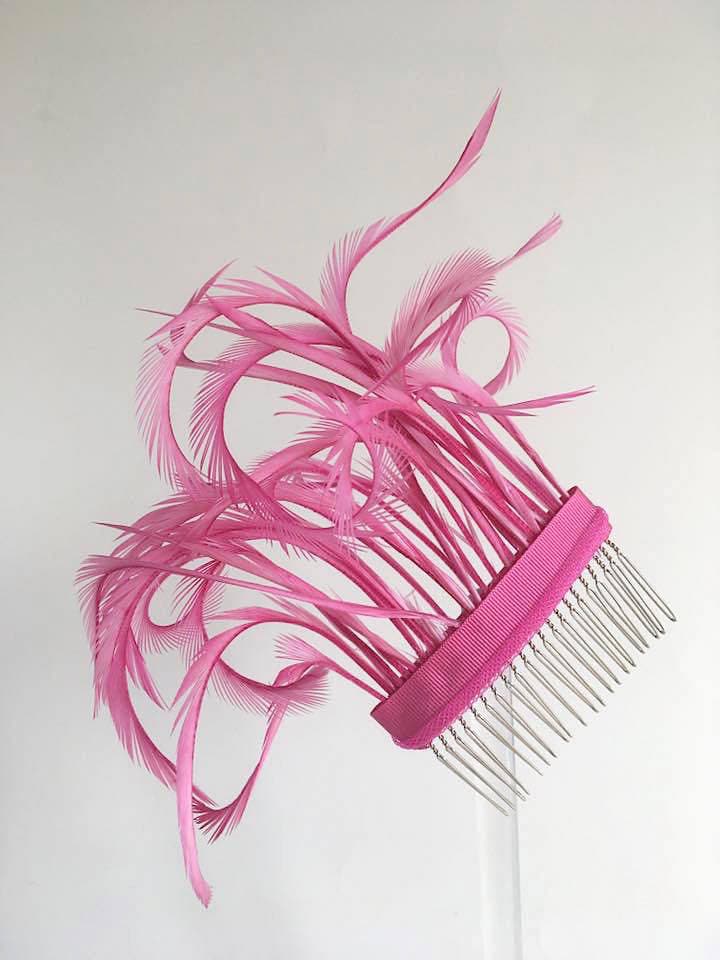Rosa Feder Haarkamm, Rosa Brautjungfer Haarkamm, Brautjungfer Kopfschmuck, Dekorativer Kamm, Party Accessoire, 20Er Jahre Haarkamm Rosa Feder Haarkamm, Rosa Brautjungfer Haarkamm, Brautjungfer Kopfschmuck, Dekorativer Kamm, Party Accessoire, 20Er Jahre Haarkamm von HatsByAgnieszka