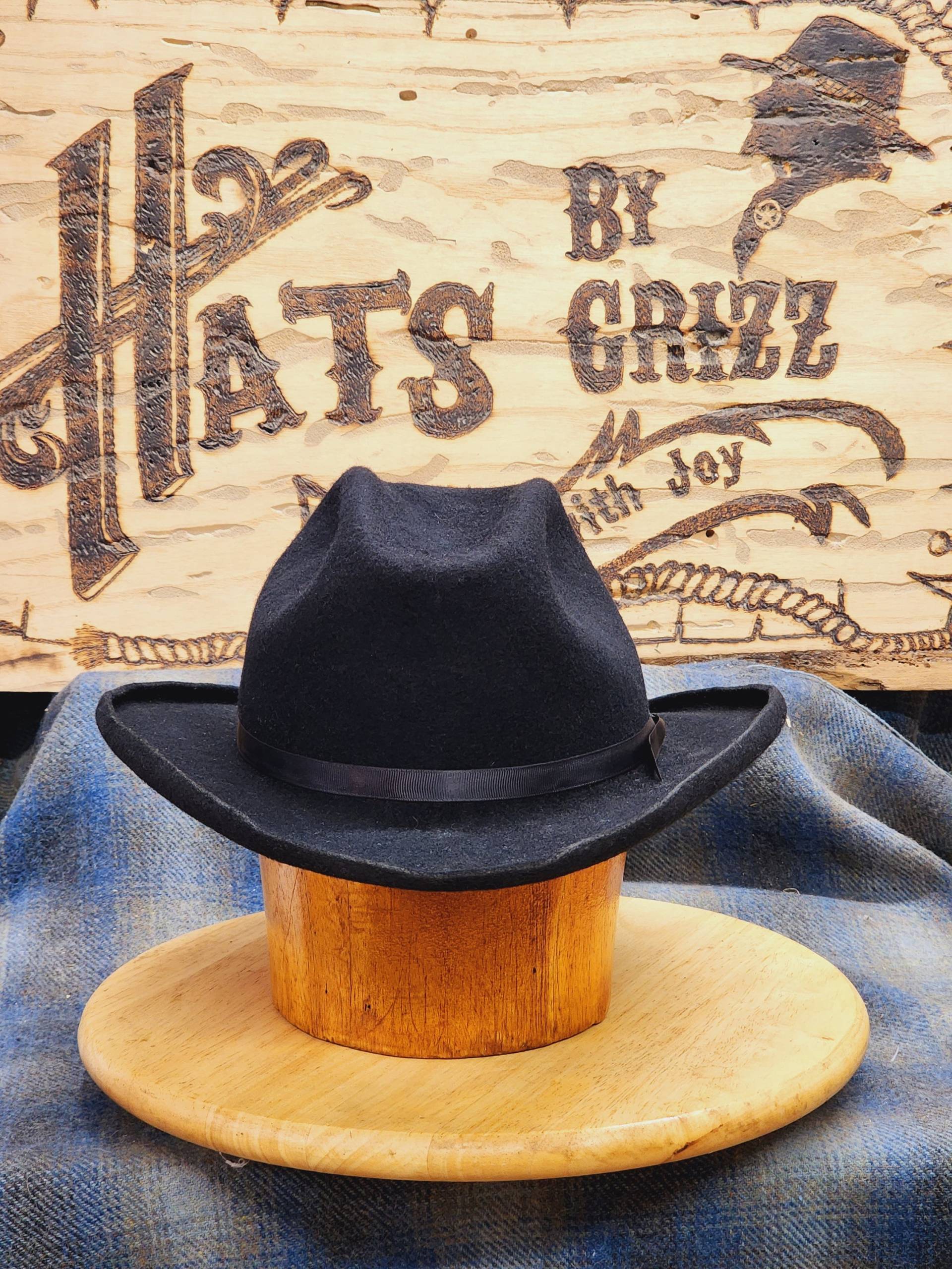 Lucas, Westernkleid Cowboyhut Lucas, Westernkleid Cowboyhut von HatsByGrizz