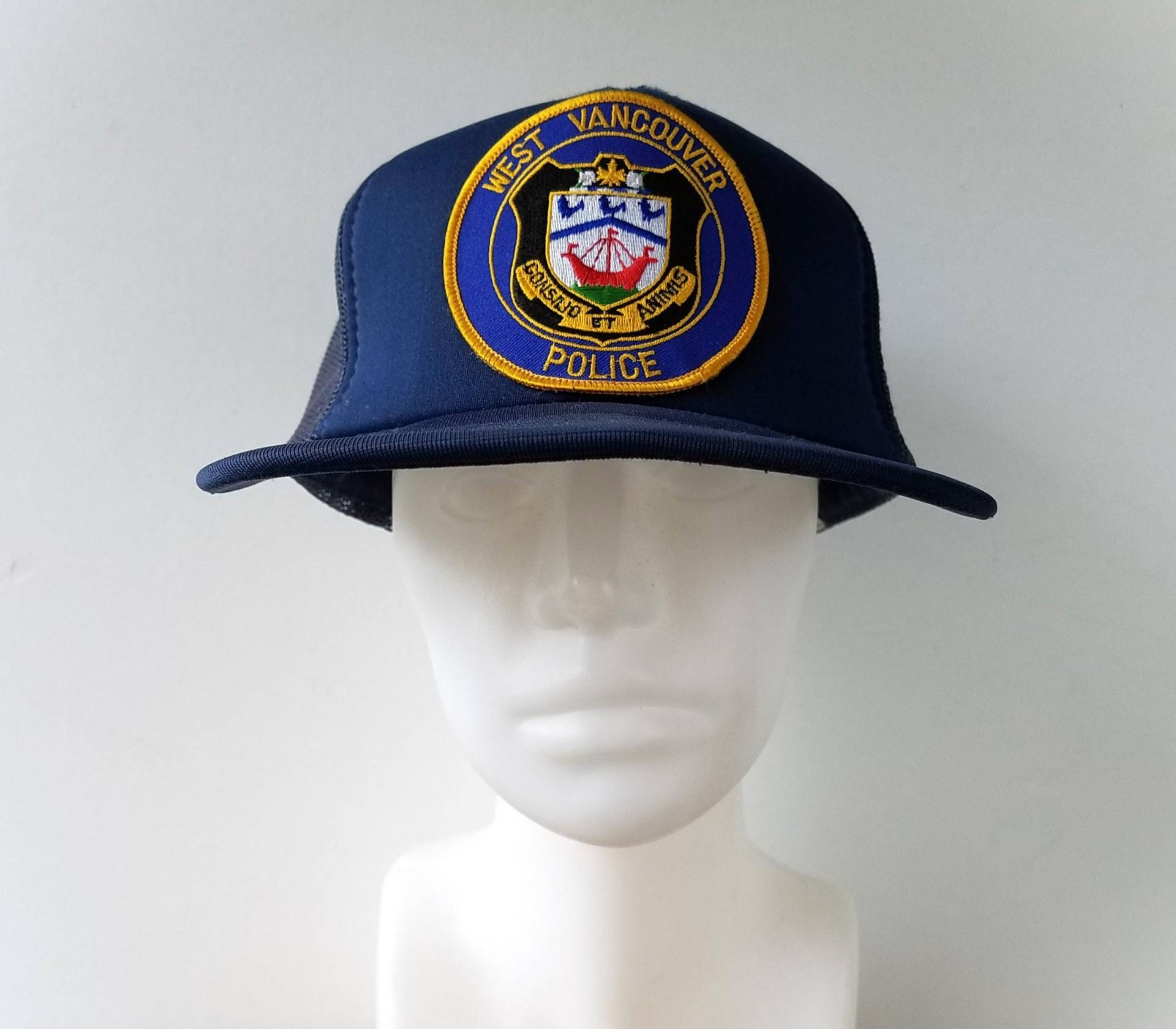 Vintage 80Er Jahre West Vancouver Polizei Trucker Hut - Navy Mesh Patch Snapback Verstellbare Kappe Consilio Et Animis Wappen Bc Kanada Ballcap von HatsForward