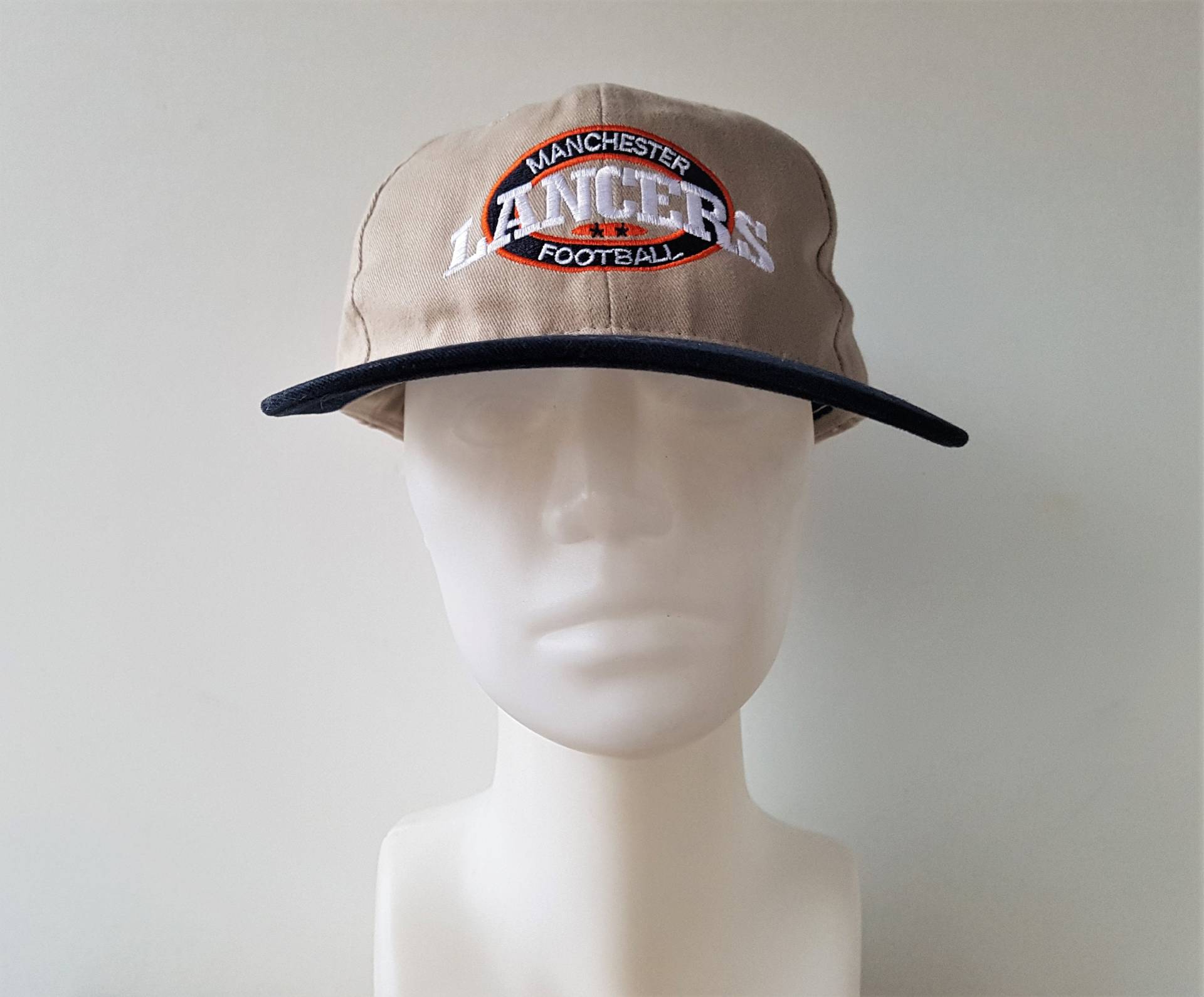 Vintage 90Er Jahre Manchester Lancers Football Strapback Hat Original High School Team Sports Baseballkappe 2 Ton Richardson Headgear Ballcap von HatsForward