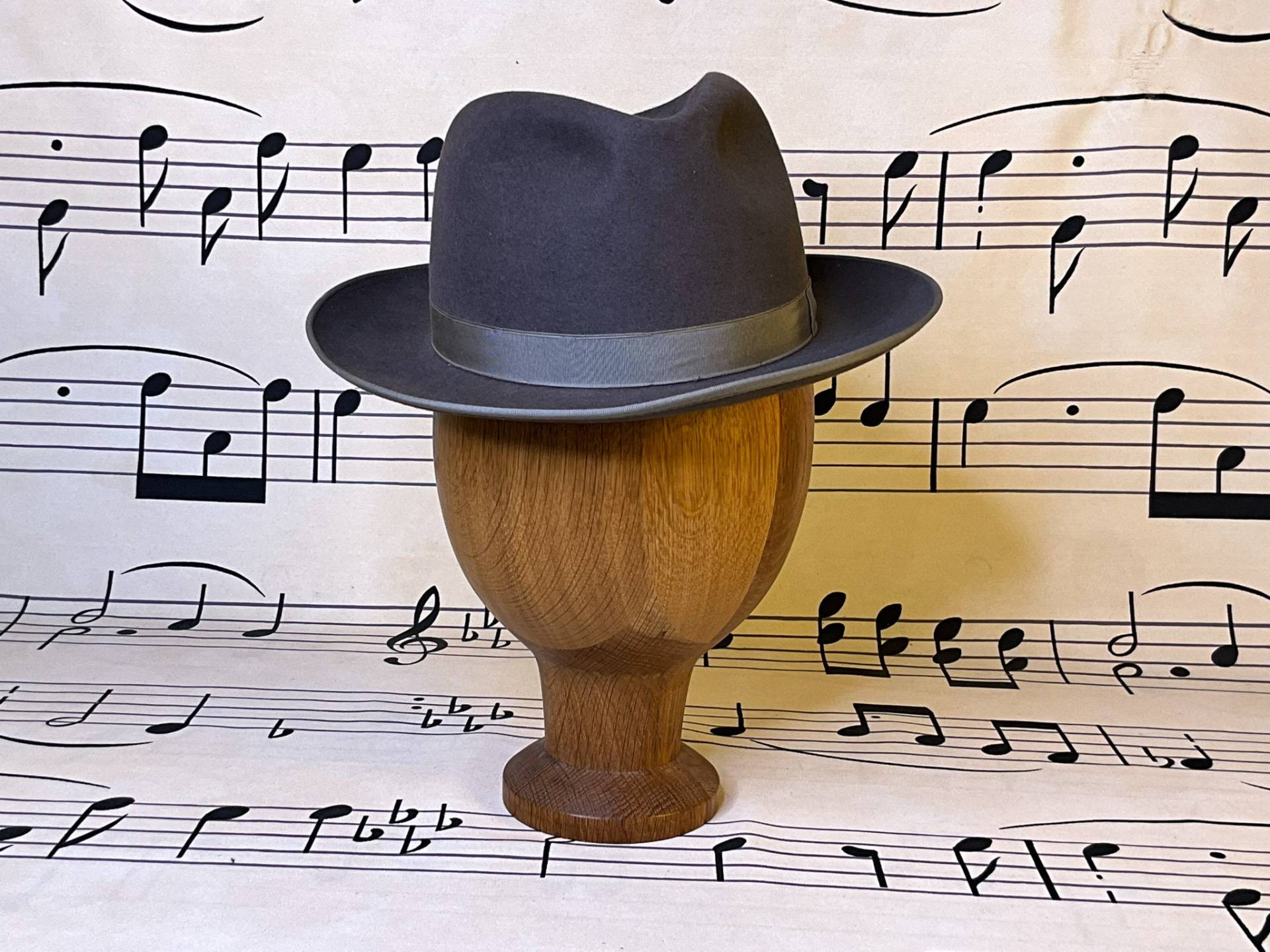 Vintage Hut Homberg. Fedora. Größe 60 cm Groß. Tote Lagerware Vintage Hut Homberg. Fedora. Größe 60 cm Groß. Tote Lagerware von Hatsandhelmets