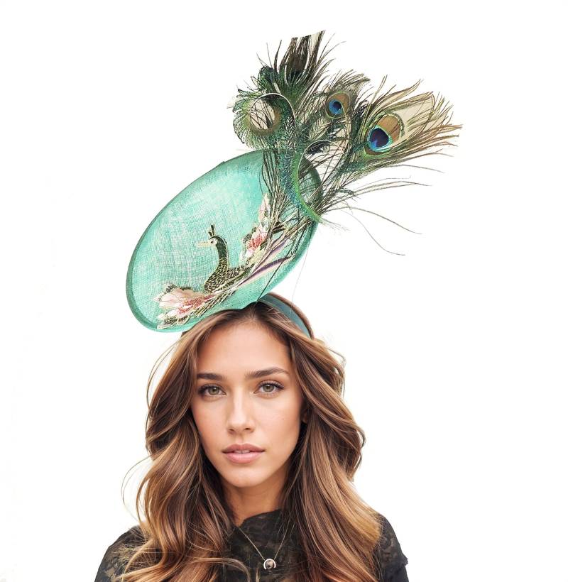 Jade Pfau Grün Kentucky Derby Hut Ascot Fascinator Hochzeit Cocktail Gartenparty Formelle Anlass Rennen Damen Tag Frau Kopfbedeckung Feder von Hatsbycressida