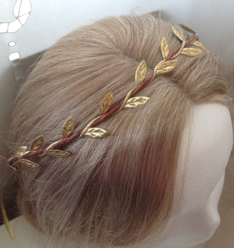 Goddess 1 Rustic Woodland Gold Satin Blätter Kopf Kranz Krone Tiara - Party Blumenmädchen Brautjungfern von Hattraction