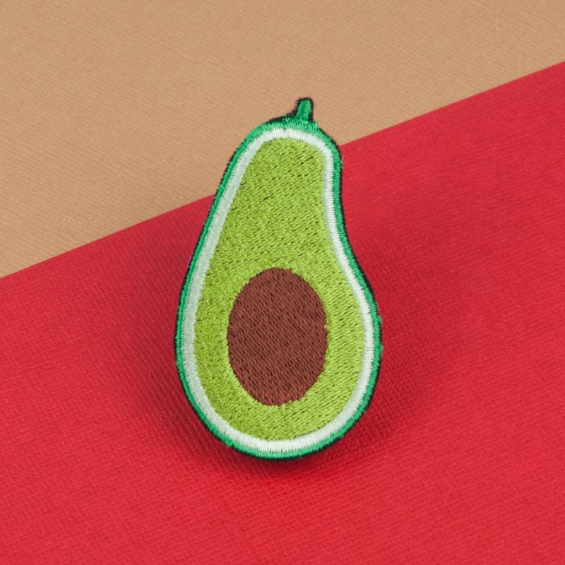 Avocado Aufnäher/Vegan Geschenk Stickerei Patch Pin Anstecknadel Gestickter Rückenaufnäher // Hatty Hats von HattyHatsEmbroidery