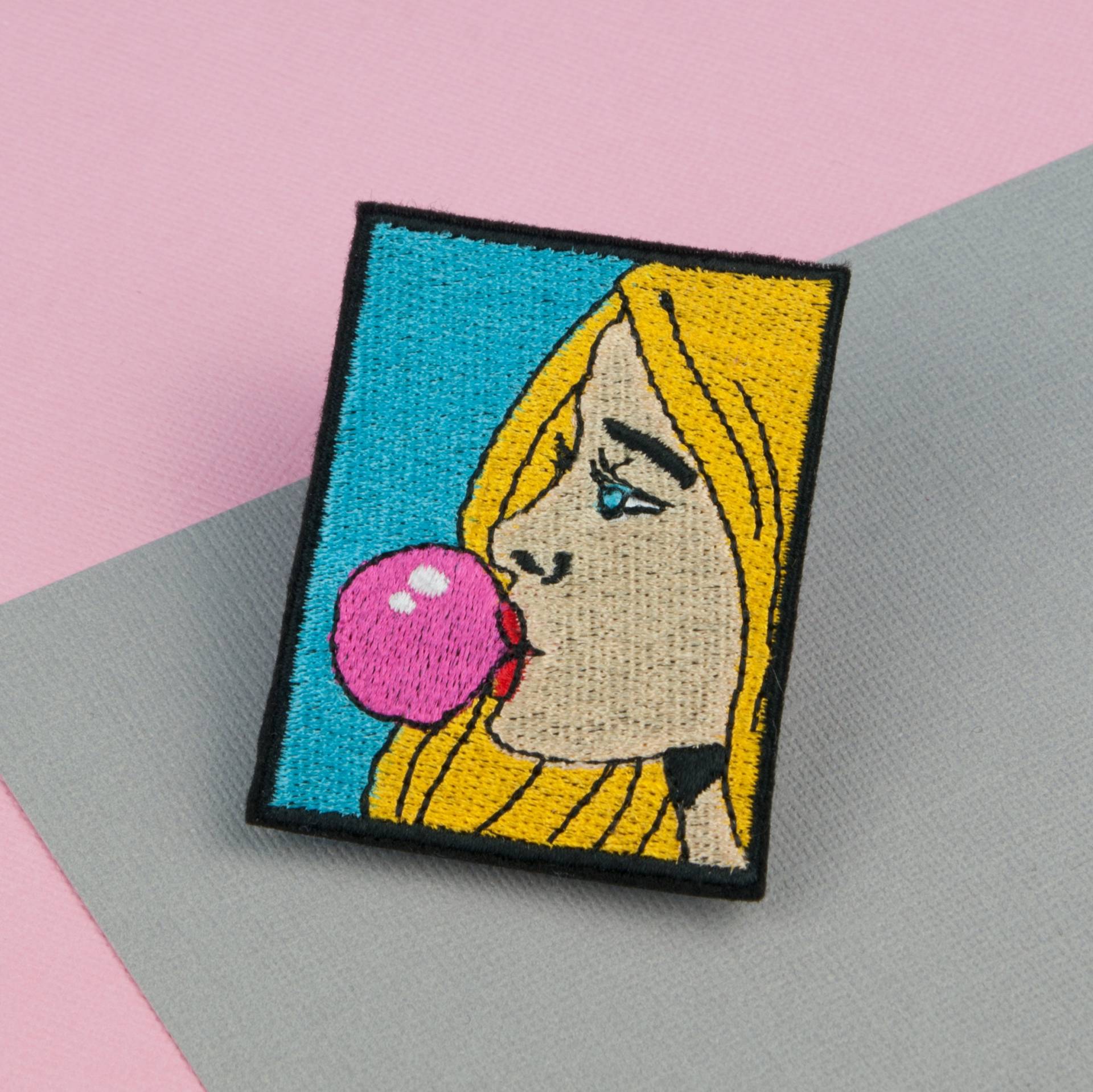 Bubble Gum Girl Bügelbild/Gang Patch Feminismus Stickerei Emaille Pin Aufnäher Hinten // Hatty Hats von HattyHatsEmbroidery