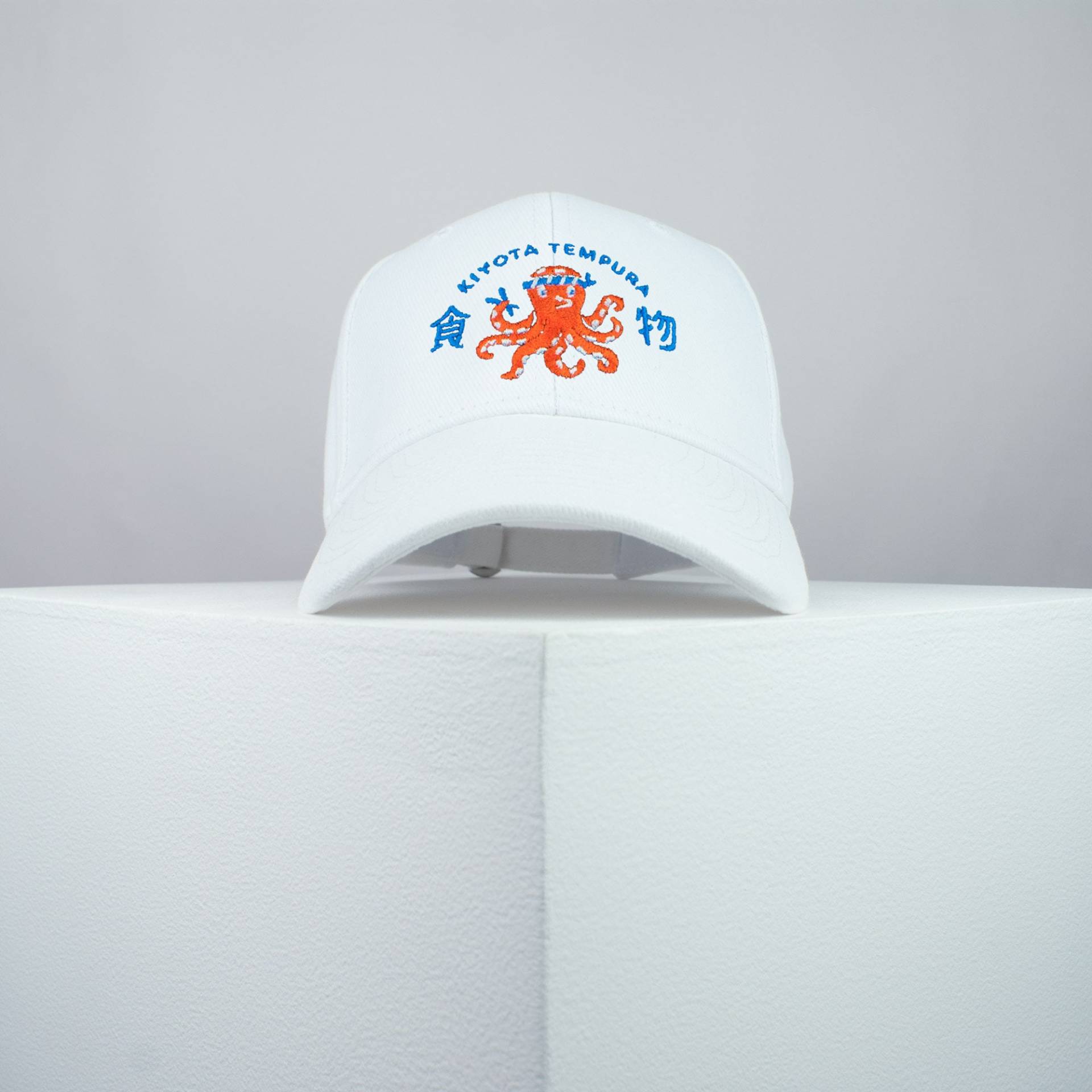 "It's A Sushi Things"" Bestickte Baseballkappe Japanisch Oktopus Essen Streetwear Stickerei Patch Kleidung // Hatty Hats." von HattyHatsEmbroidery