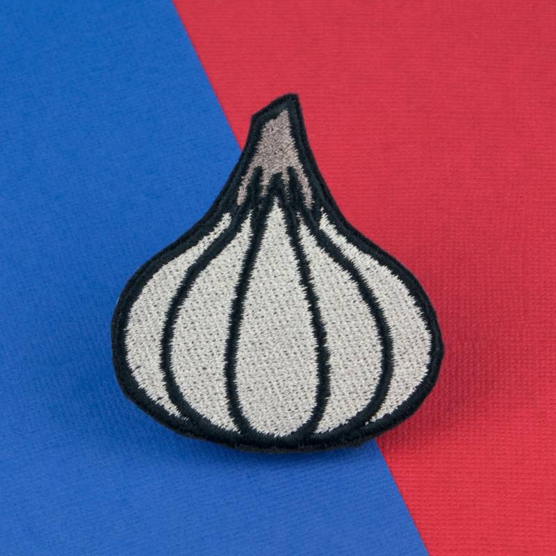 Knoblauch Nelke Aufbügler/Essen Aufnäher Vegan Stickerei Patch Emaille Pin Anstecknadel Gestickter Rückenaufnäher // Hatty Hats von HattyHatsEmbroidery